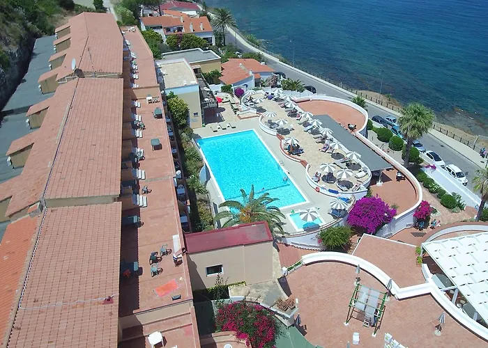 Lh Pedraladda Resort